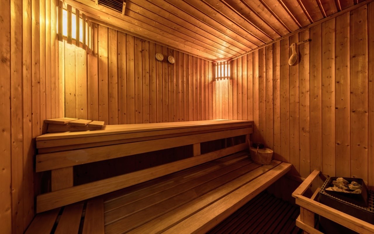 Symbolbild Sauna/Therme: Holzsauna eines Spas